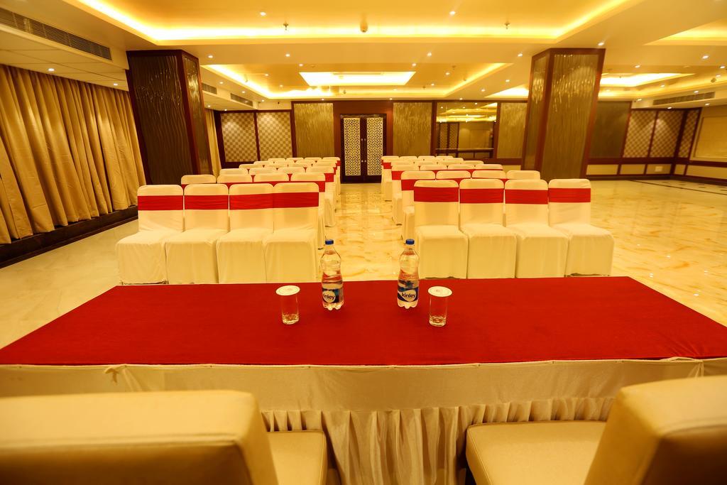 Awesome Palace Hotel Guwahati Exterior foto