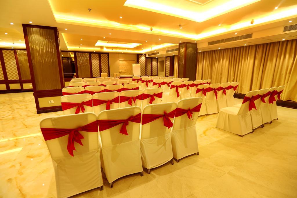 Awesome Palace Hotel Guwahati Exterior foto