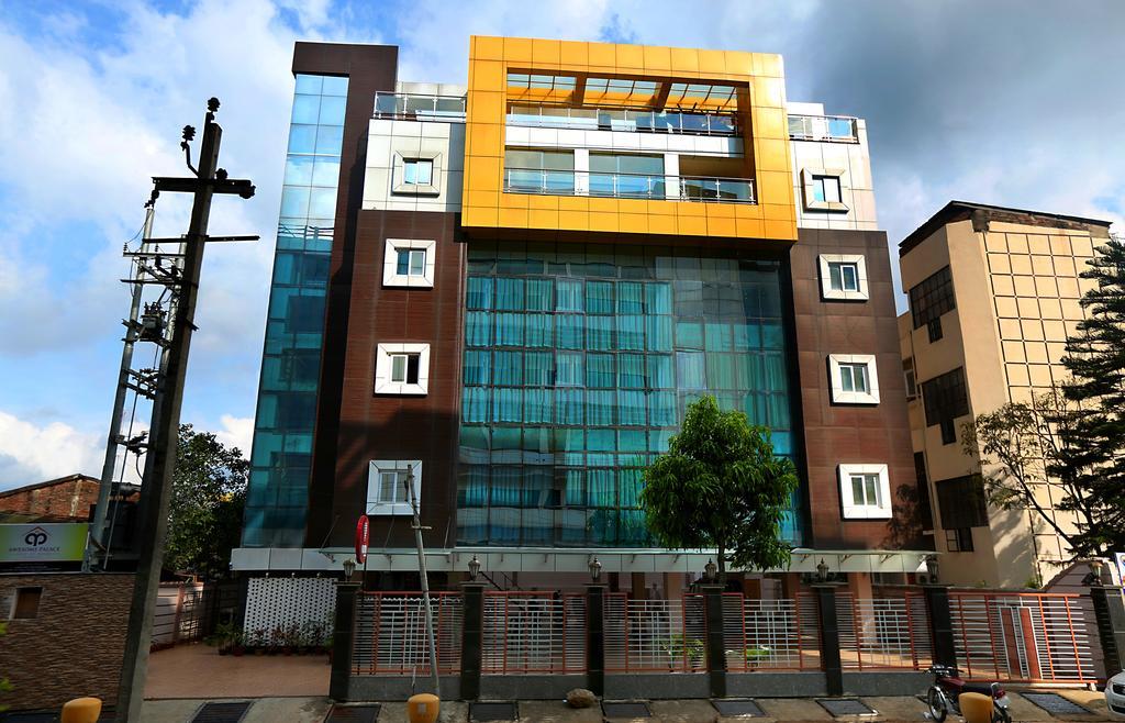Awesome Palace Hotel Guwahati Exterior foto